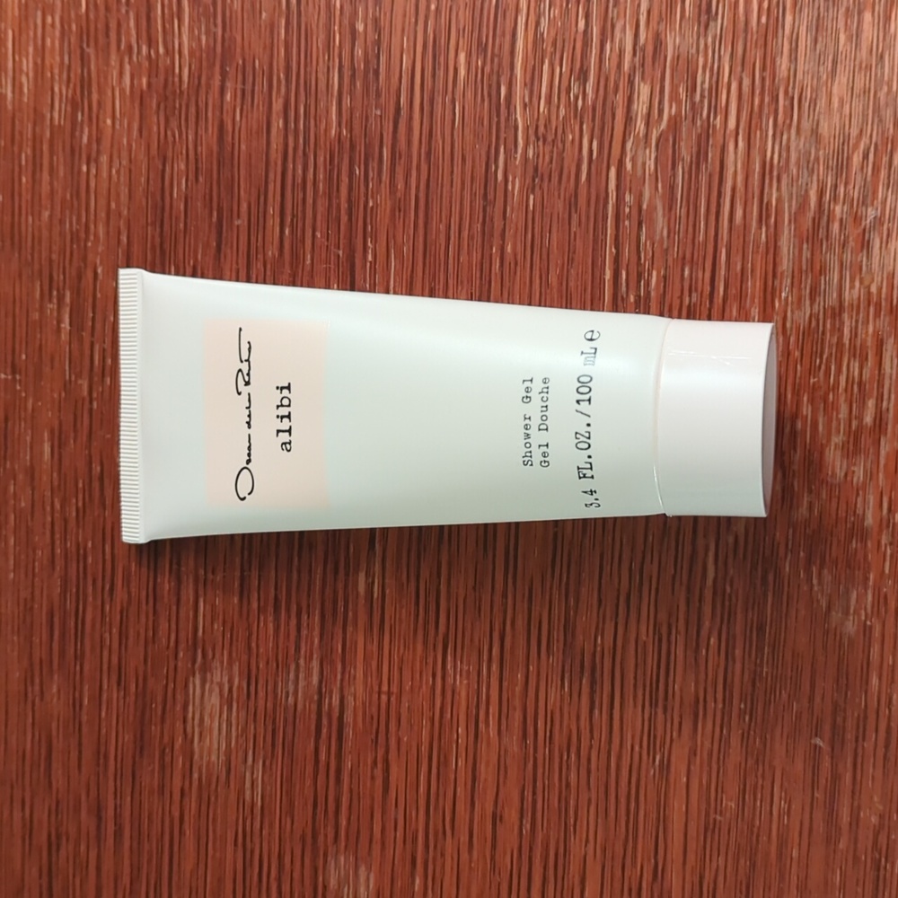 Oscar de la Renta Alibi Shower Gel